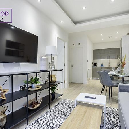 1 Bed 1 Bath Town Center Apartments For Corporates & Contractors, Wifi, Netflix And Parking On Selected Units By Redwood Stays Aldershot Ngoại thất bức ảnh