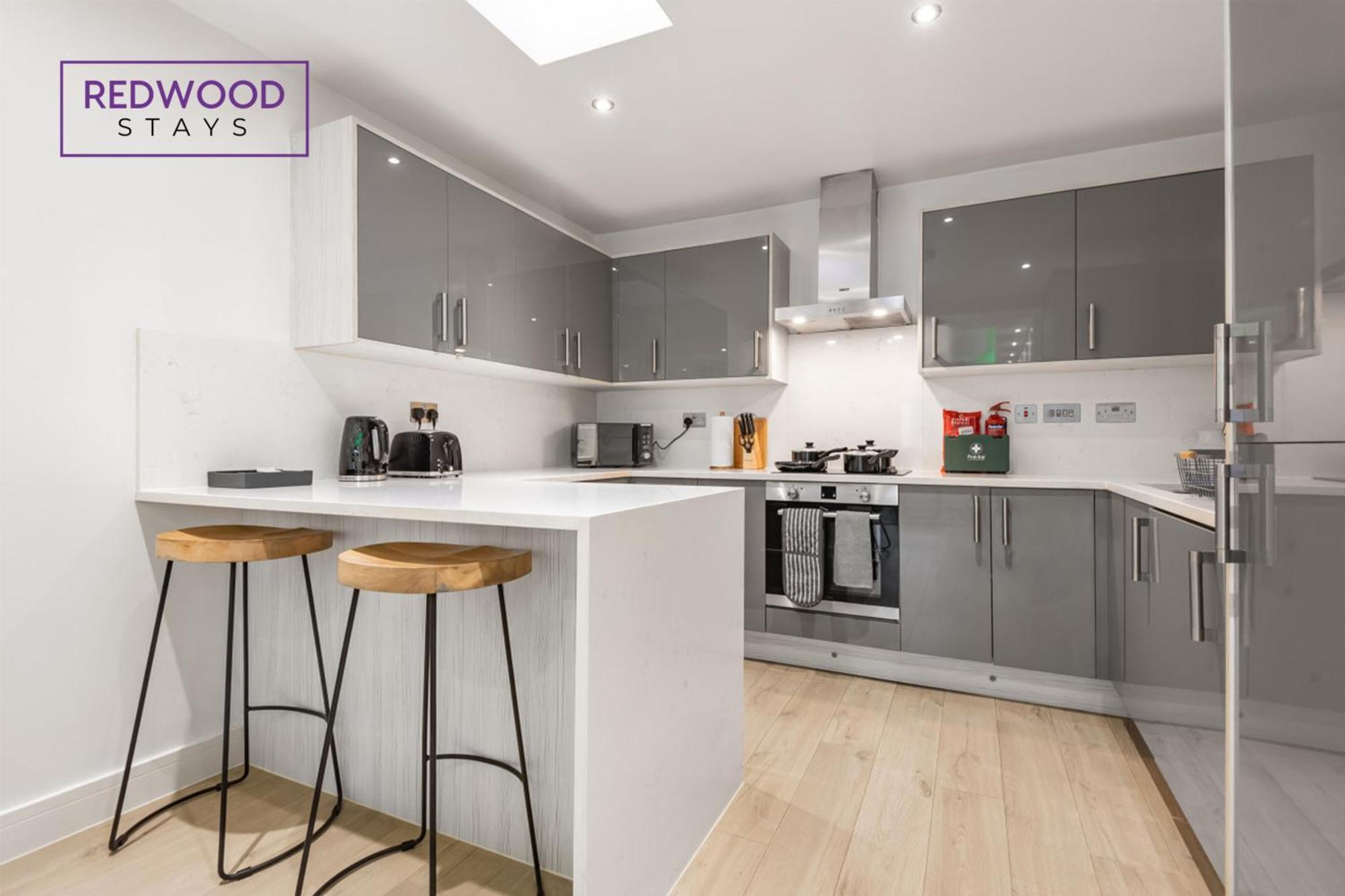 1 Bed 1 Bath Town Center Apartments For Corporates & Contractors, Wifi, Netflix And Parking On Selected Units By Redwood Stays Aldershot Ngoại thất bức ảnh