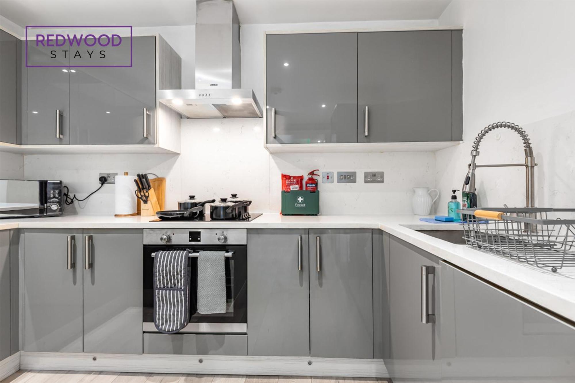 1 Bed 1 Bath Town Center Apartments For Corporates & Contractors, Wifi, Netflix And Parking On Selected Units By Redwood Stays Aldershot Ngoại thất bức ảnh