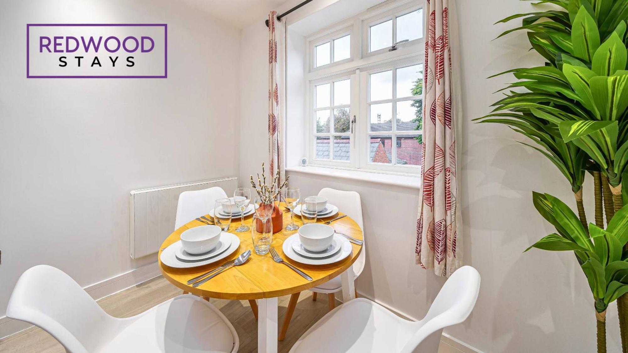 1 Bed 1 Bath Town Center Apartments For Corporates & Contractors, Wifi, Netflix And Parking On Selected Units By Redwood Stays Aldershot Ngoại thất bức ảnh